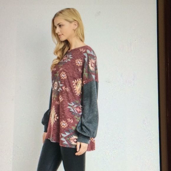 Wine ethnic print top. - Picture 6 of 9